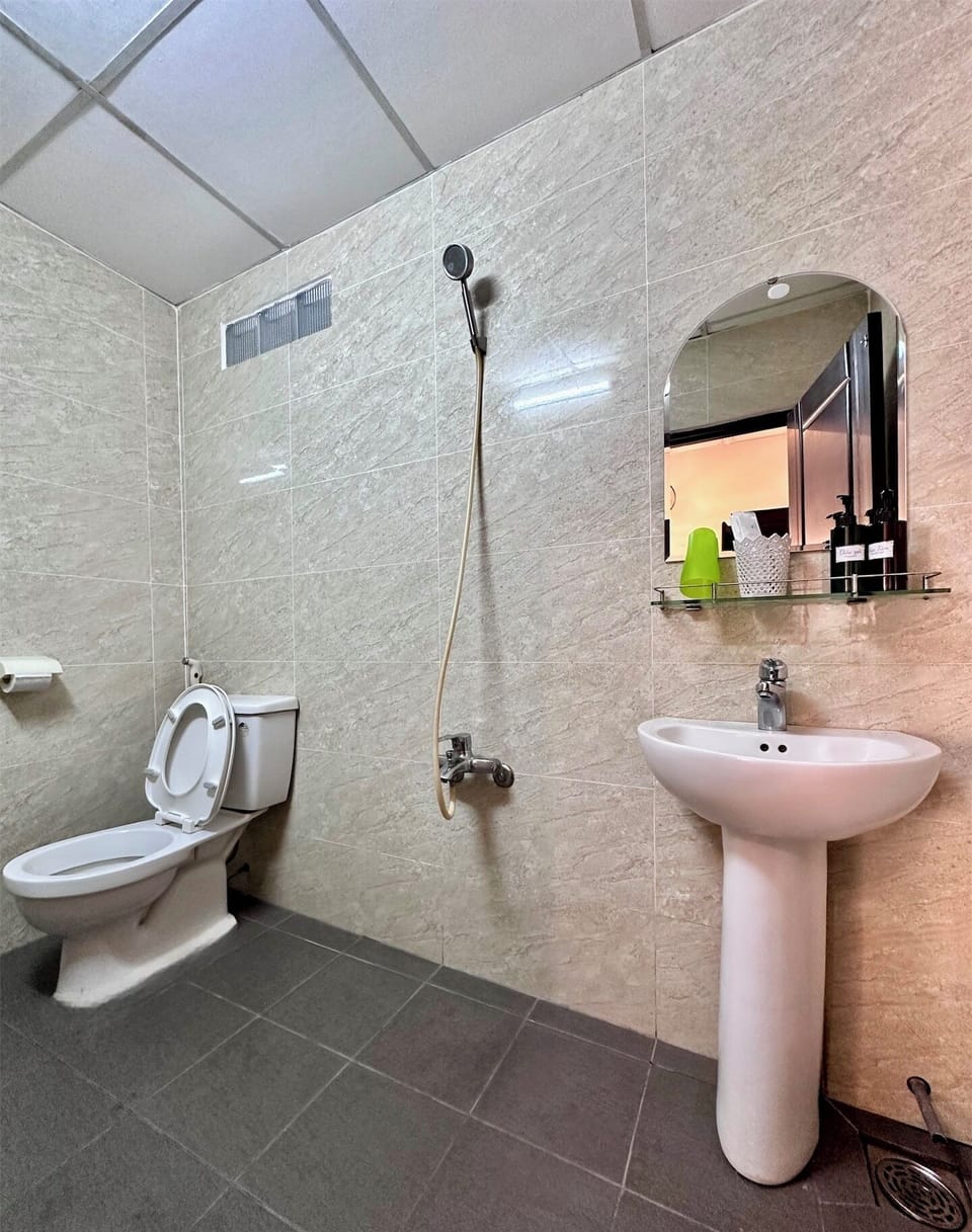 Comfort Room, 1 Queen Bed | Bathroom | Shower, rainfall showerhead, designer toiletries, hair dryer