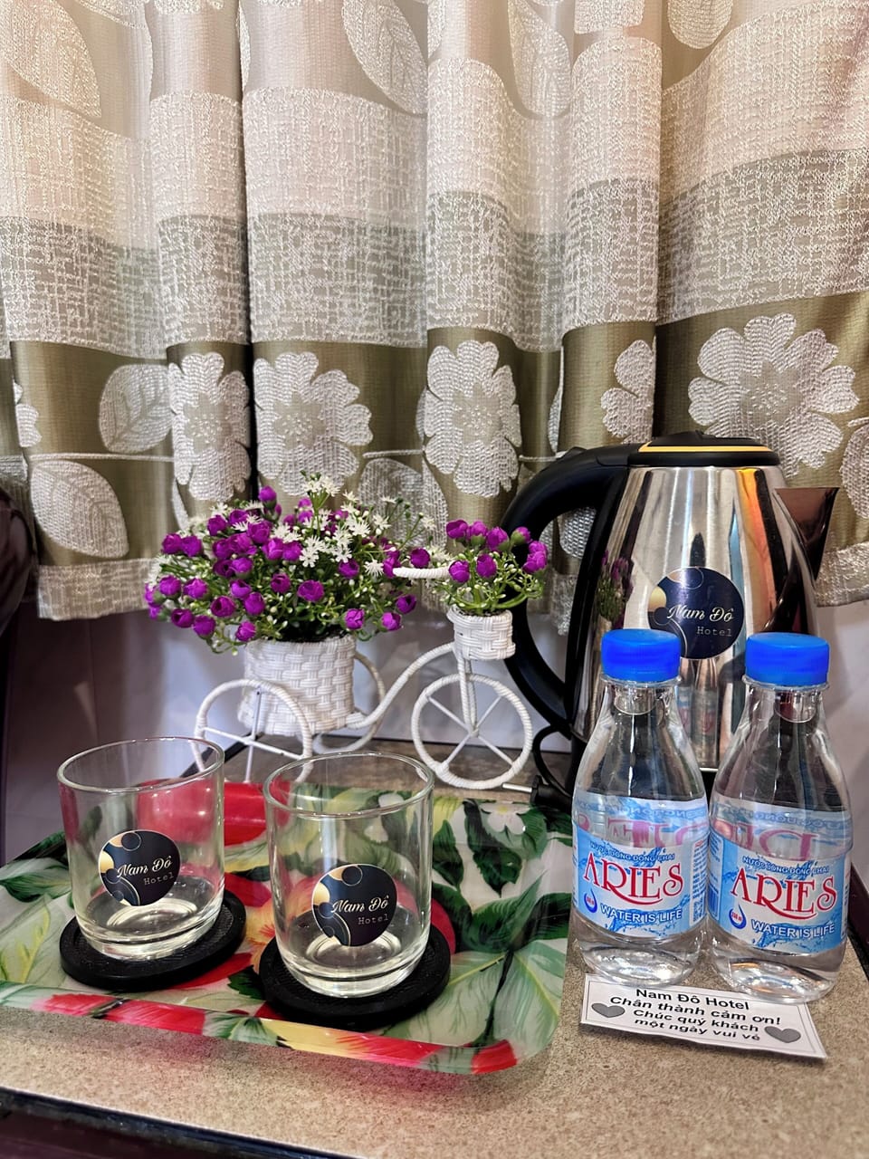 Signature Double Room | In-room dining