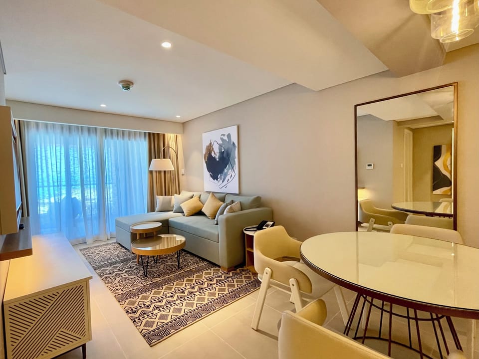 Minibar, in-room safe, iron/ironing board, free cribs/infant beds