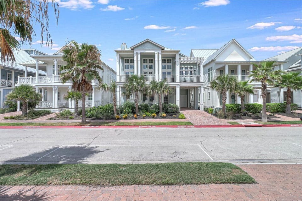 Welcome to The Pool House!