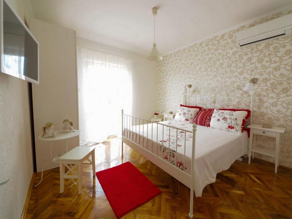Villa (Four-Bedroom Villa with Terrace and P) | 4 bedrooms, free WiFi
