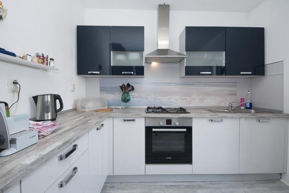 Apartment (Apartment Villa DD - Four Bedroom Apa) | Private kitchen | Fridge