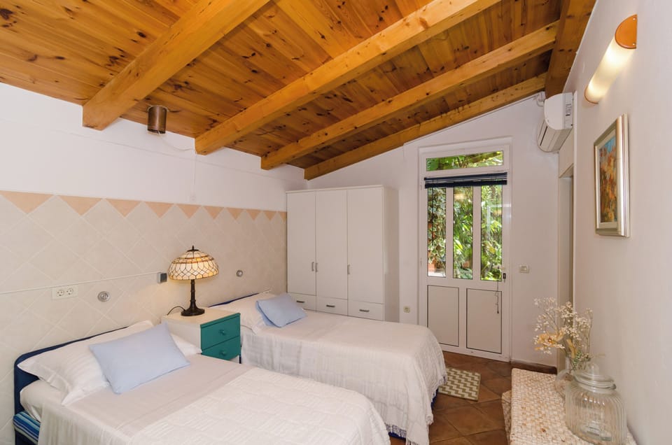 Villa (Villa Gemma - Four Bedroom Villa with) | 4 bedrooms, cribs/infant beds, free WiFi
