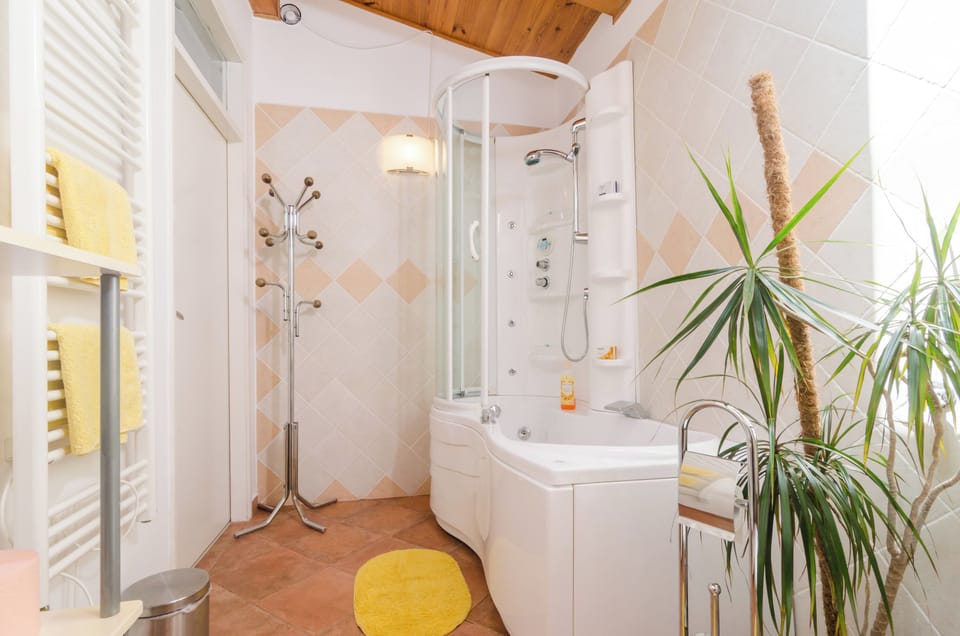 Villa (Villa Gemma - Four Bedroom Villa with) | Bathroom | Towels