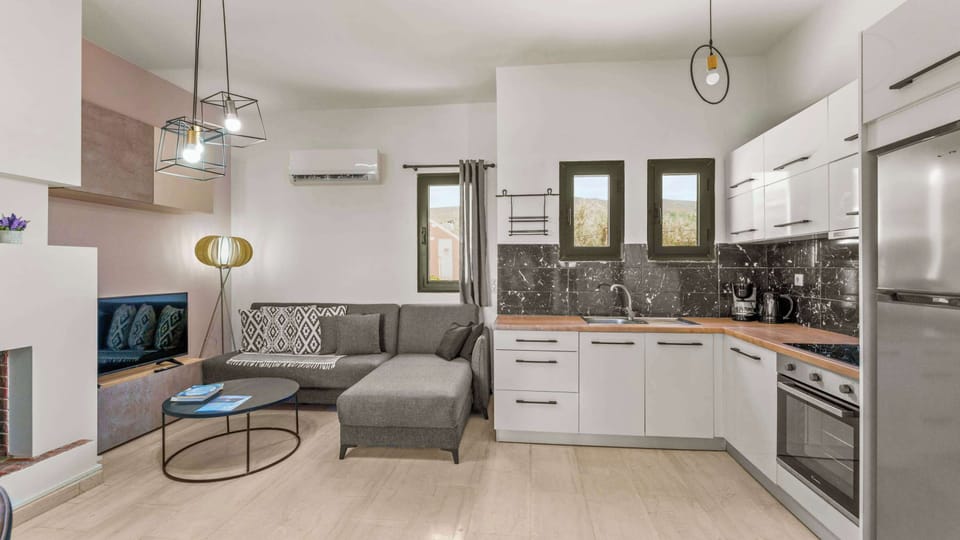 Our fully equipped suite includes all the comforts of home

