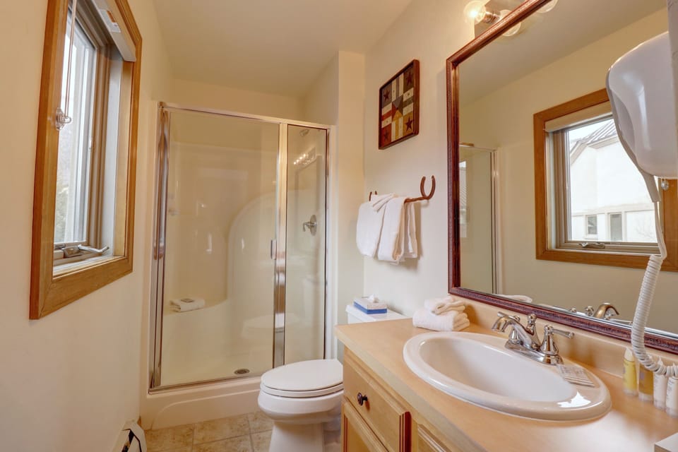 Er9 Elk Run 4 Bd 4.5 Ba 4 Bedroom Townhouse by RedAwning House in Summit County