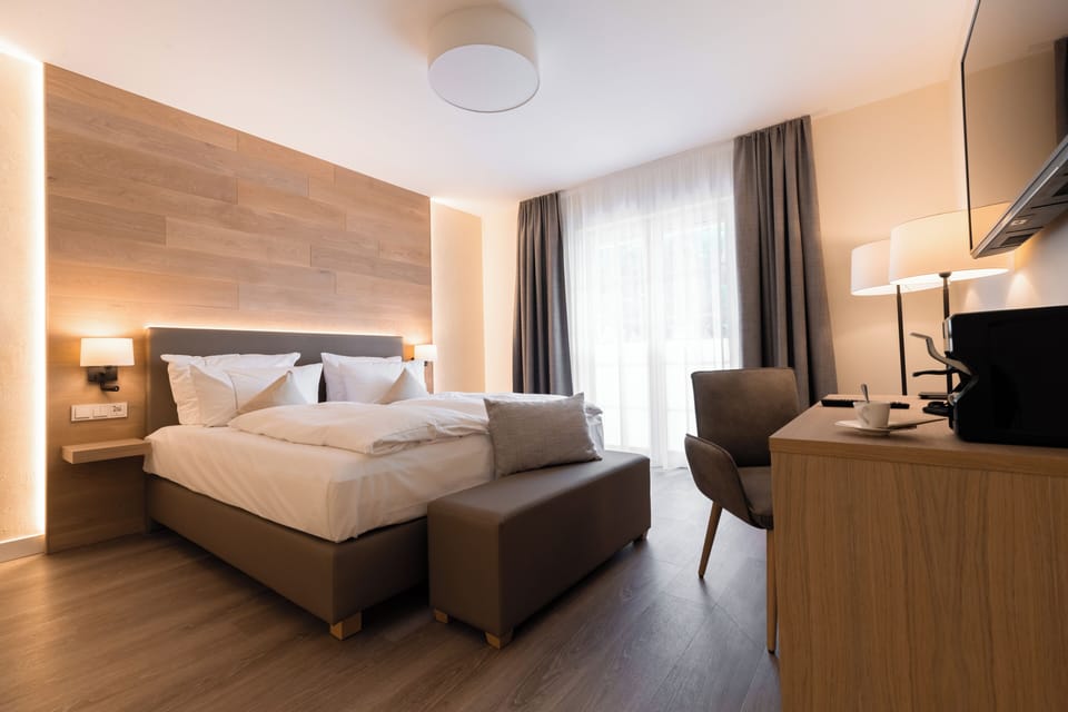 In-room safe, desk, laptop workspace, free WiFi