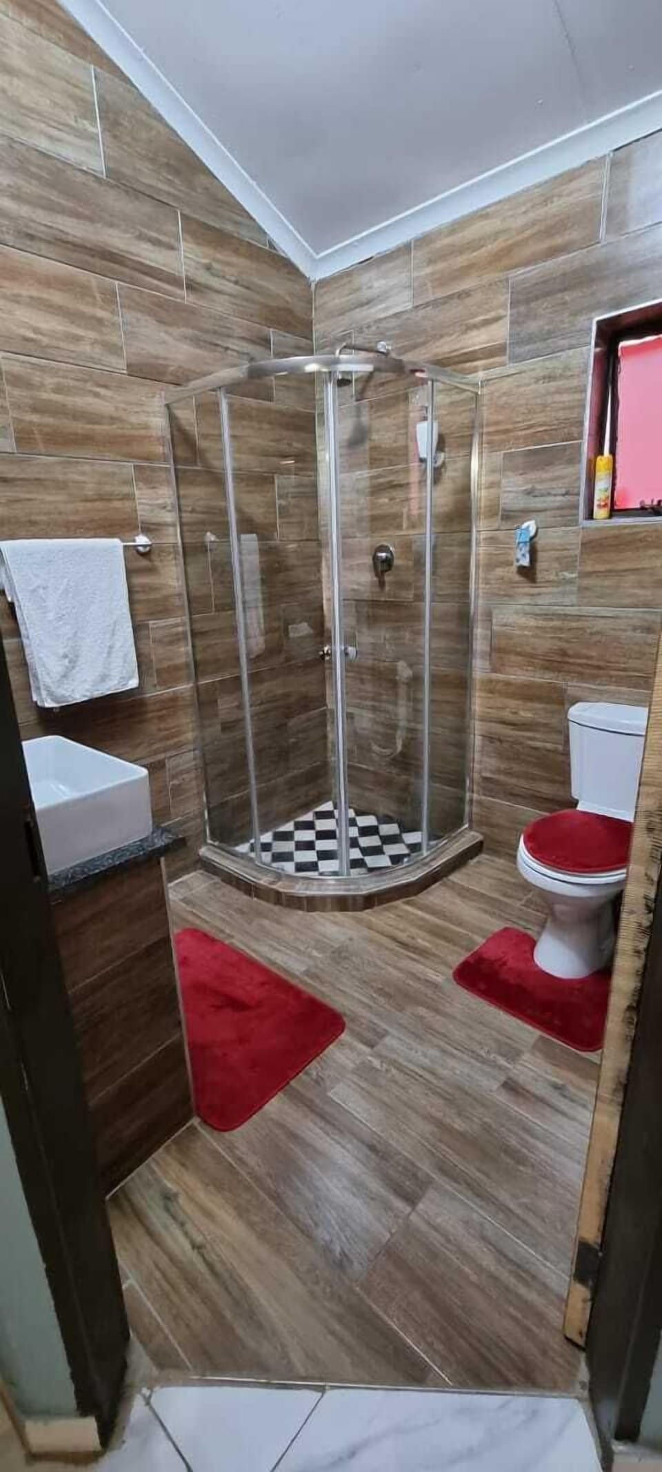 Comfort Double Room, 1 Queen Bed | Bathroom | Separate tub and shower, towels, soap, toilet paper