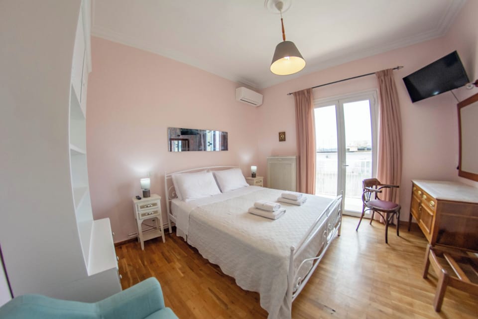 Family Apartment, Balcony, Sea View | 2 bedrooms, iron/ironing board, free WiFi