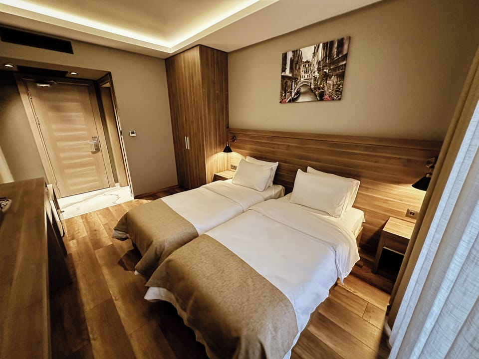 Twin Room | Premium bedding, minibar, soundproofing, WiFi (free)