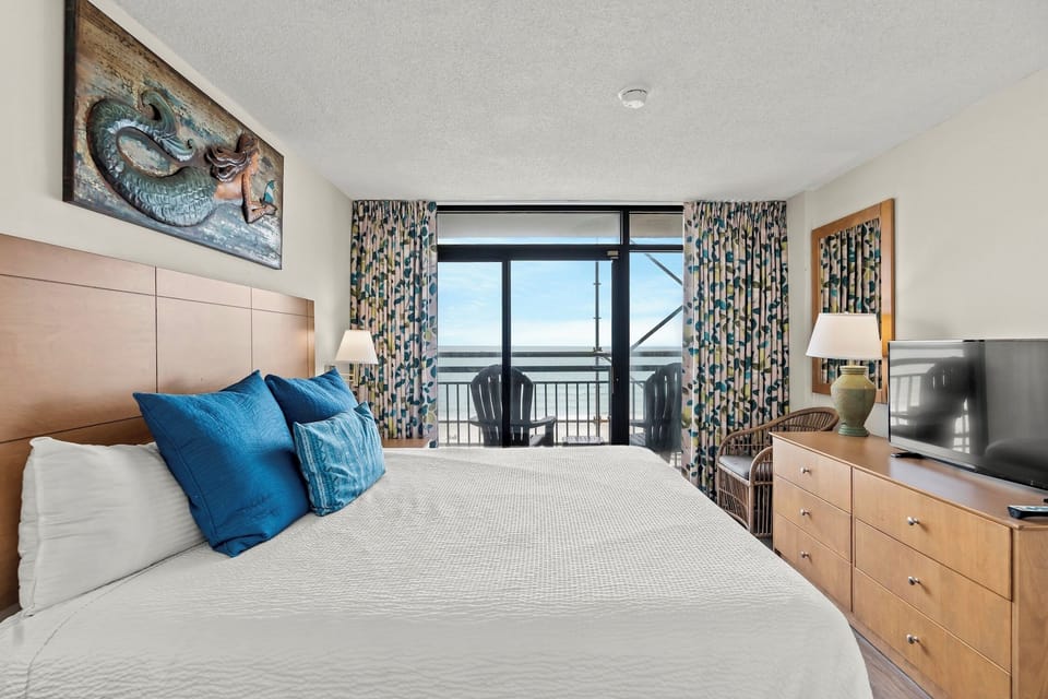 Wake up and take a stroll out onto the balcony to watch the sun rise.