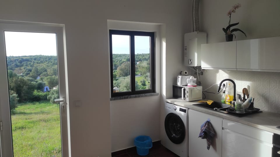Washing machine, micro wave, toaster & fresh orange juice from farm oranges