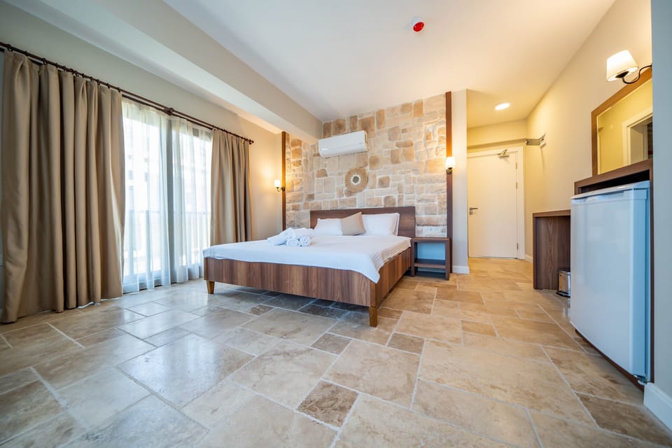 Standard Room, Sea View | Premium bedding, WiFi (free), bed sheets