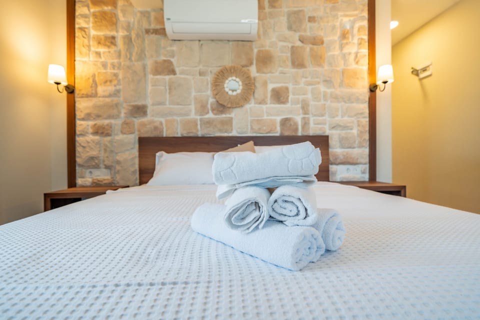 Standard Room, Sea View | Premium bedding, WiFi (free), bed sheets