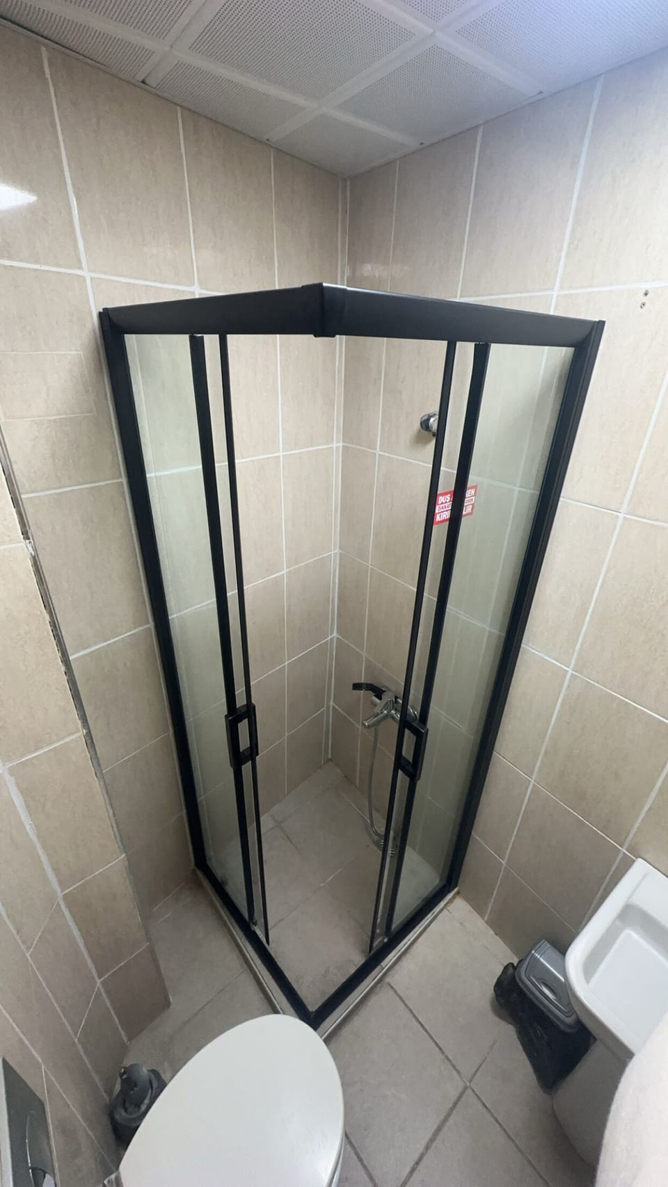 Comfort Triple Room | Bathroom | Shower, hydromassage showerhead, towels, soap