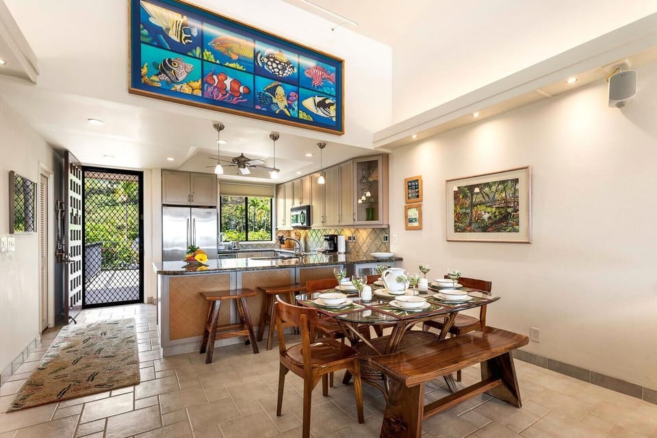 Condo, Multiple Beds (CCV 316 Spacious Top Floor Oceanview ) | Dining