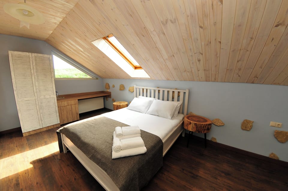 Loft | Minibar, desk, free WiFi, bed sheets