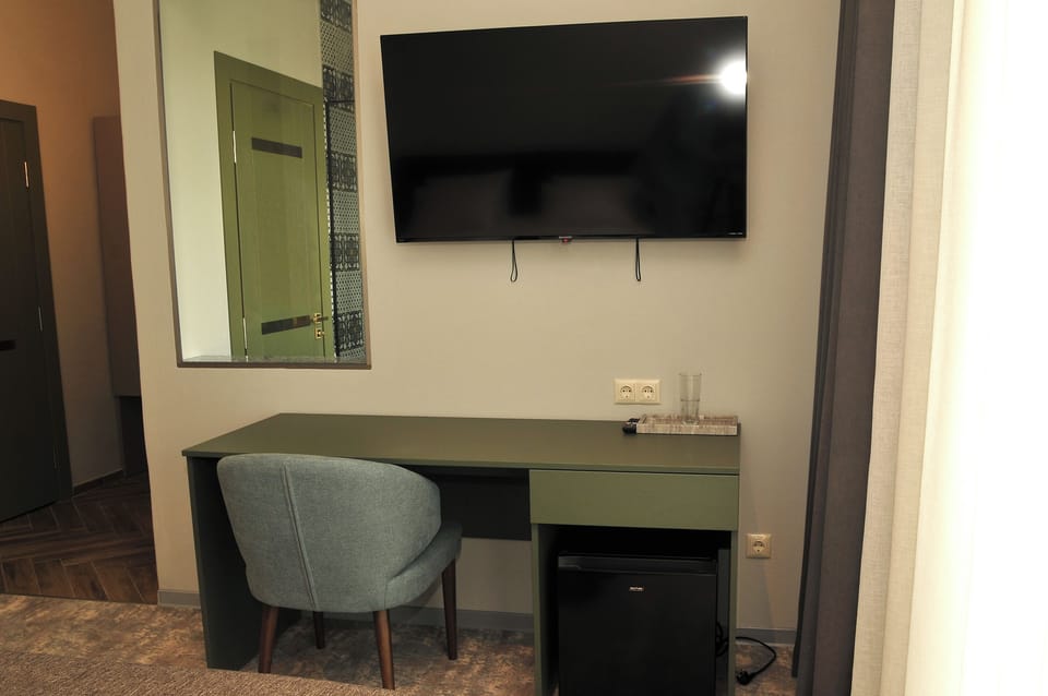Superior Double Room | Minibar, desk, free WiFi, bed sheets