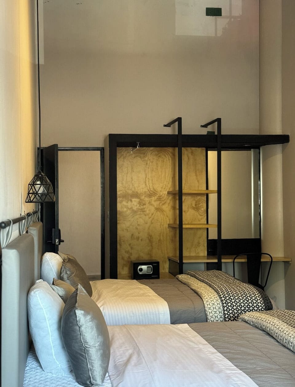 Comfort Quadruple Room | Desk, blackout drapes, free WiFi, bed sheets