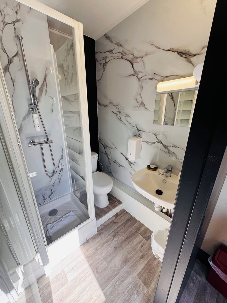 Comfort Double Room, City View | Bathroom | Shower, hair dryer, towels, soap
