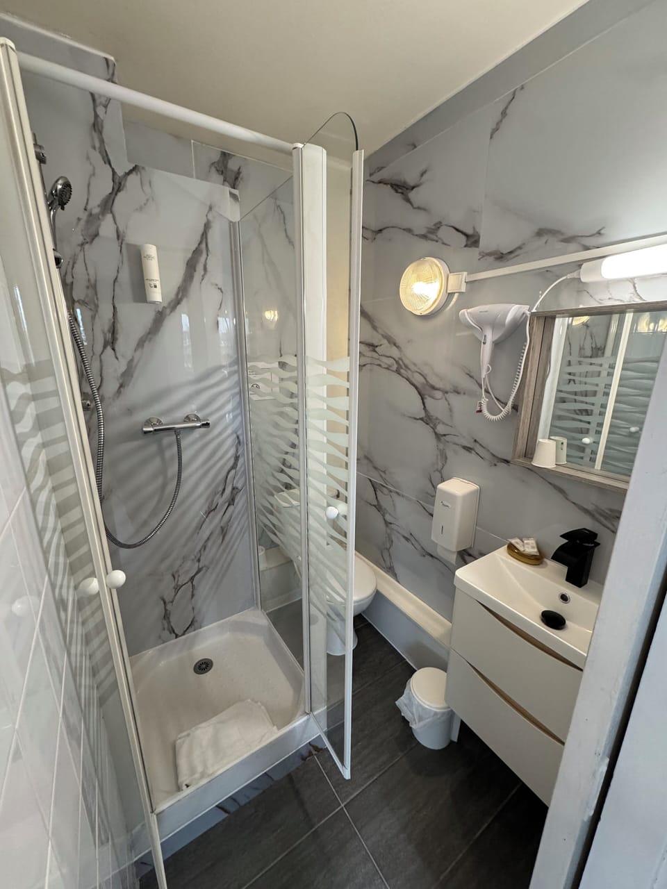 Comfort Double Room, Courtyard View | Bathroom | Shower, hair dryer, towels, soap