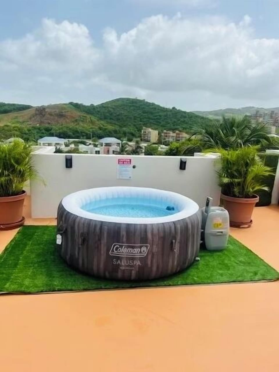 Outdoor spa tub