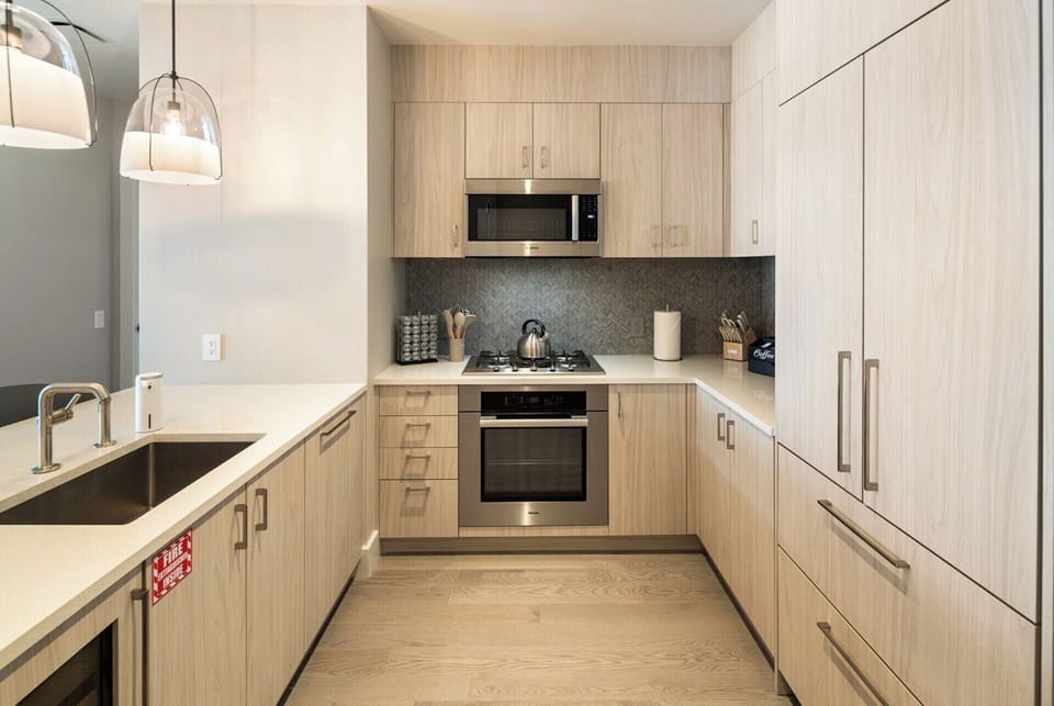 full kitchen