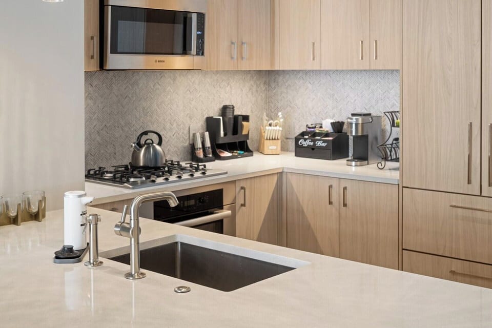 full kitchen