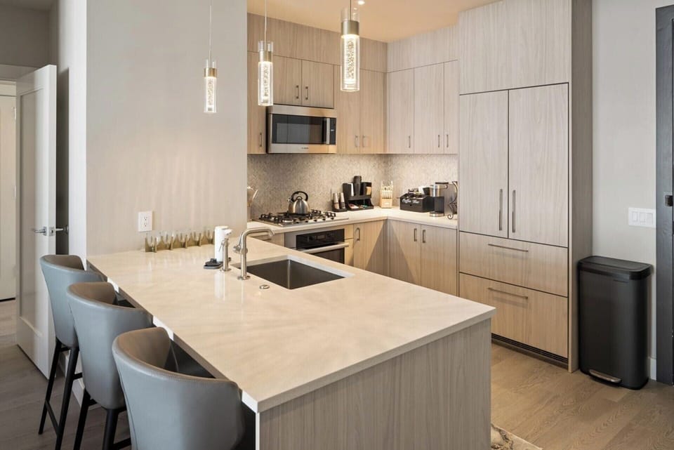 full kitchen