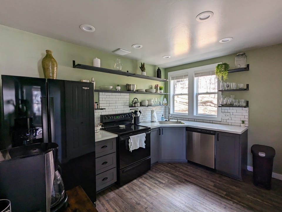Full kitchen