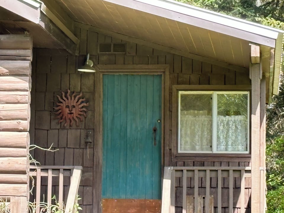 Front door/porch
