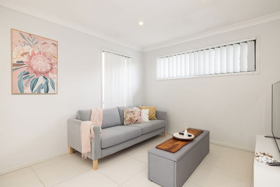 Private Living Room (2)