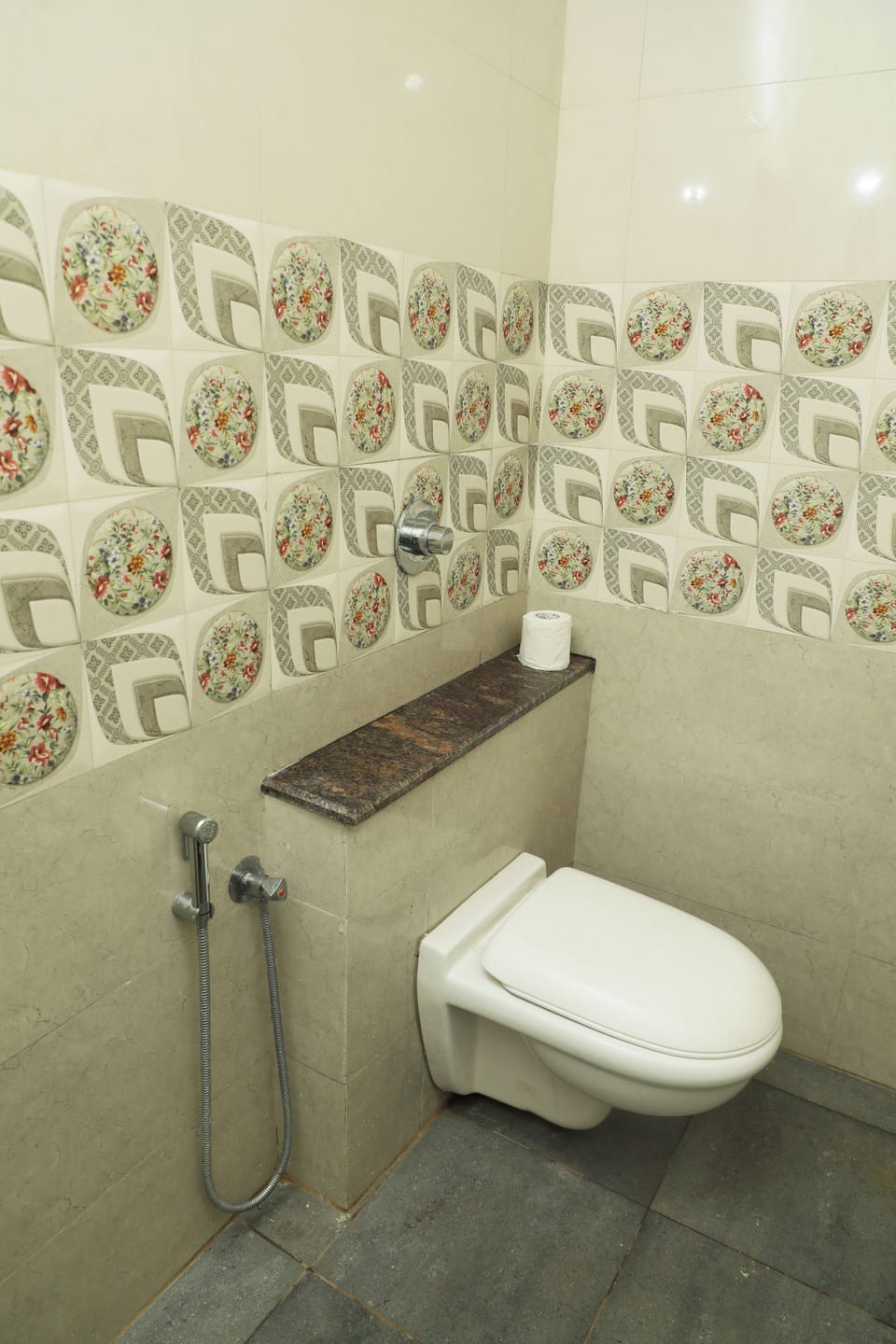 Shower, rainfall showerhead, bidet, towels