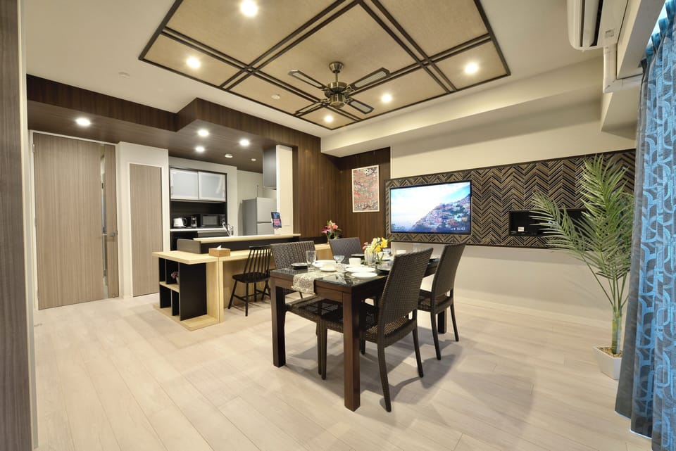 Apartment | Living area | 34-inch TV with digital channels