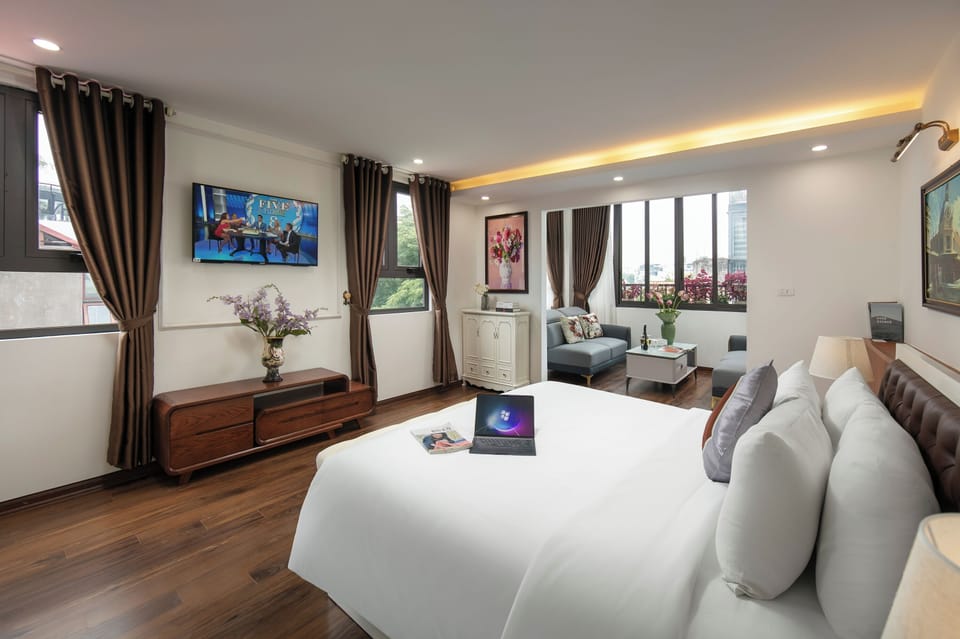 Presidential Suite, 1 Bedroom, Non Smoking, City View | Premium bedding, down comforters, minibar, in-room safe