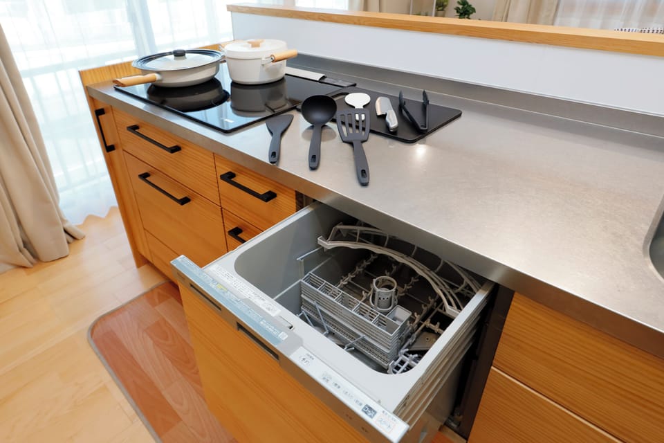 Basic Apartment | Private kitchen | Full-size fridge, microwave, stovetop, electric kettle