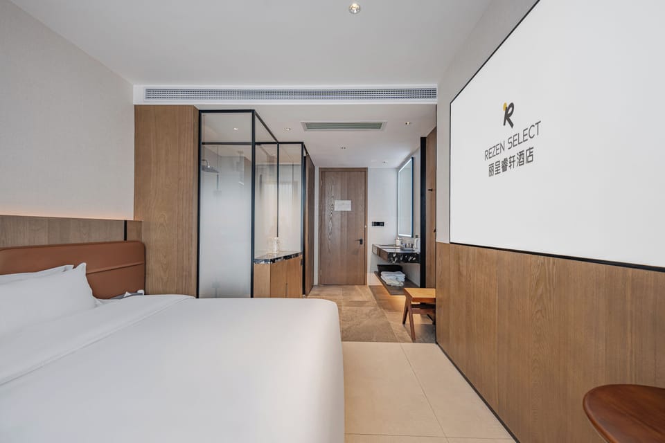Business Double Room | Premium bedding, down comforters, memory foam beds, desk
