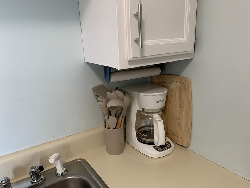 Drip coffee pot