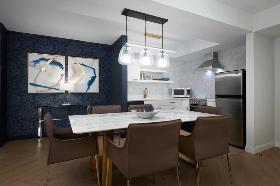 Signature Suite, 1 King Bed with Sofa bed | Private kitchen | Coffee/tea maker