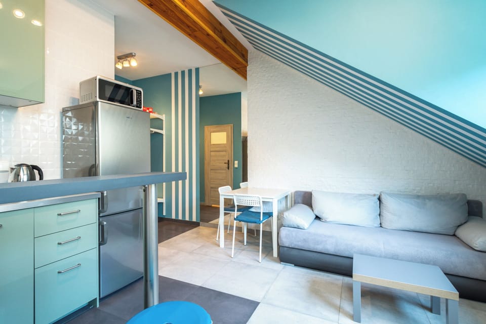 Apartment | Living room | Flat-screen TV