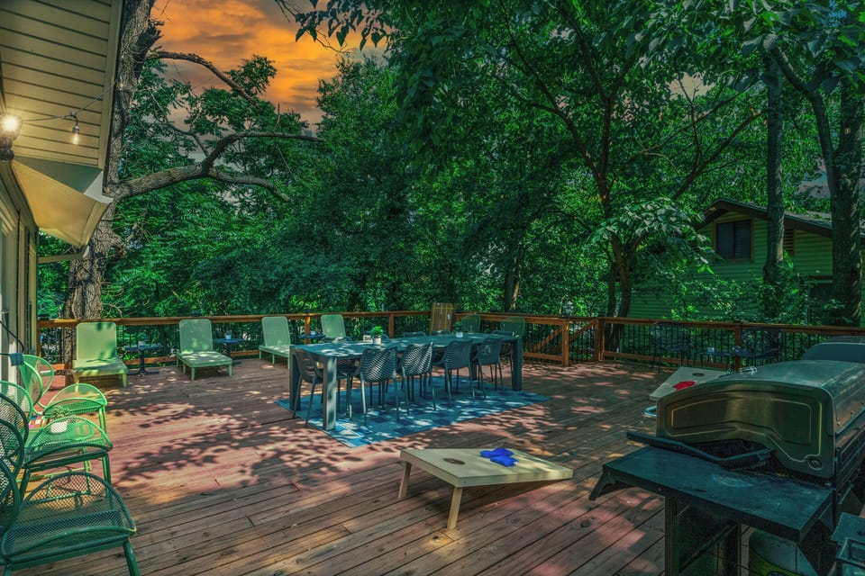 Massive outdoor patio with tons of games!