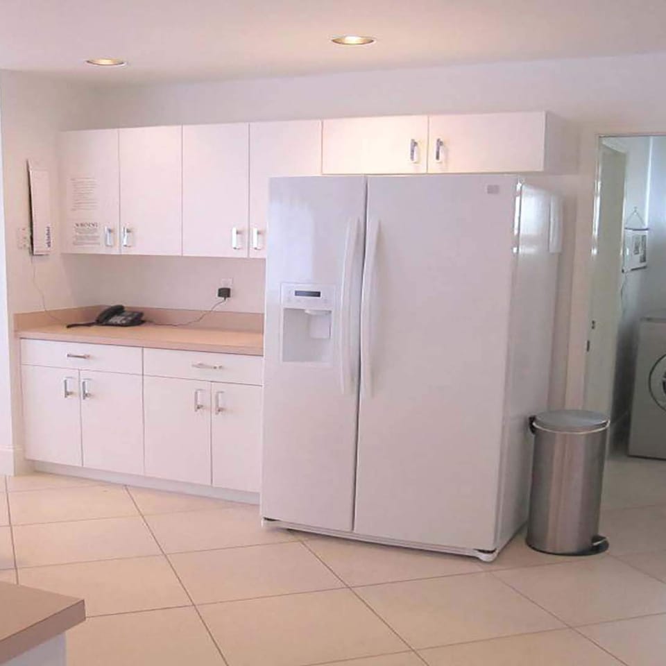 House | 4 bedrooms, desk
