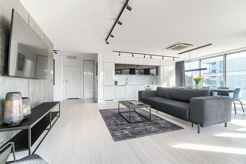 Executive Apartment, Partial Sea View | 2 bedrooms, iron/ironing board, free WiFi, bed sheets