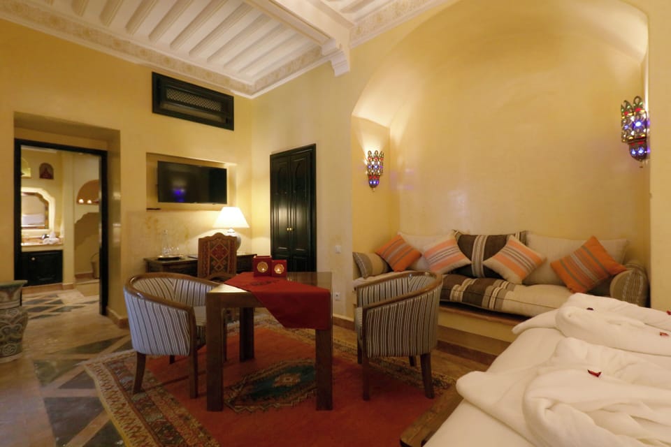 Superior Suite, Patio | In-room safe, iron/ironing board, free WiFi, bed sheets