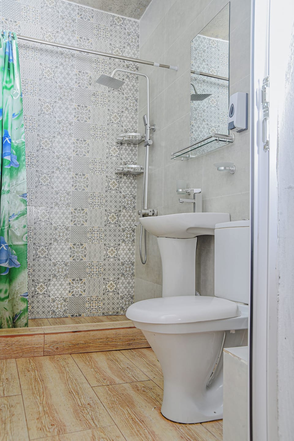 Comfort Double or Twin Room, Balcony, Garden View | Bathroom | Shower, free toiletries, hair dryer, towels