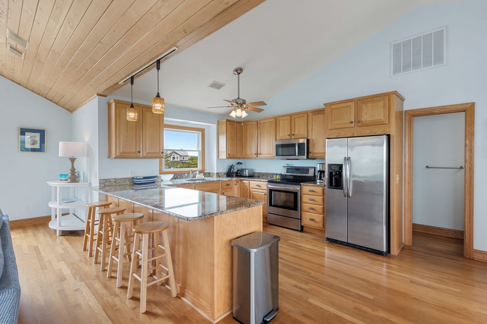 LS11: Fore Shore (Formerly Leeward Shores 11) | Top Level Kitchen