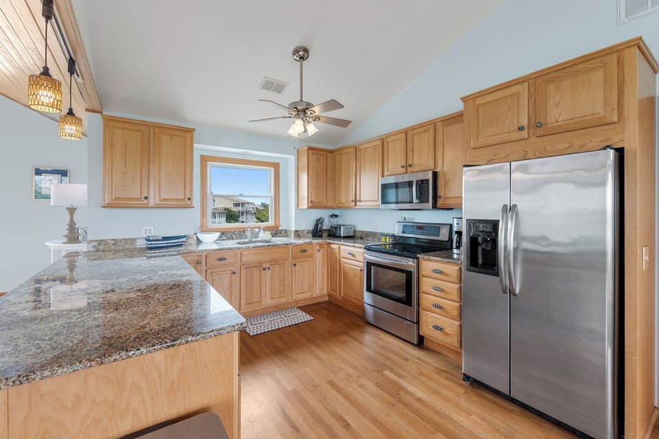 LS11: Fore Shore (Formerly Leeward Shores 11) | Top Level Kitchen