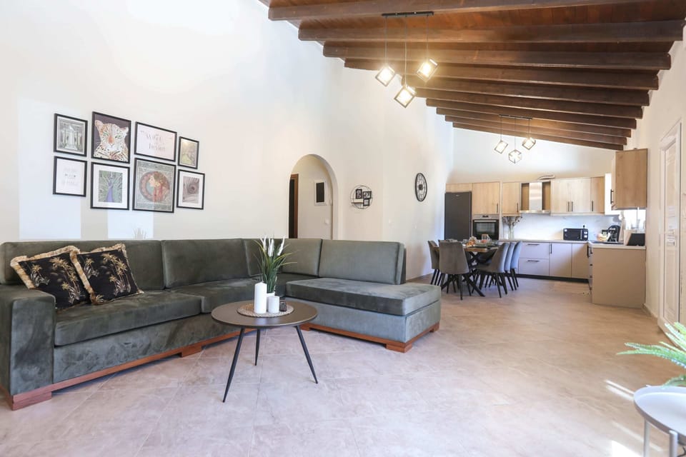 Living Room with Wall Art and Personal Touches – A space designed to feel both homely and inviting.