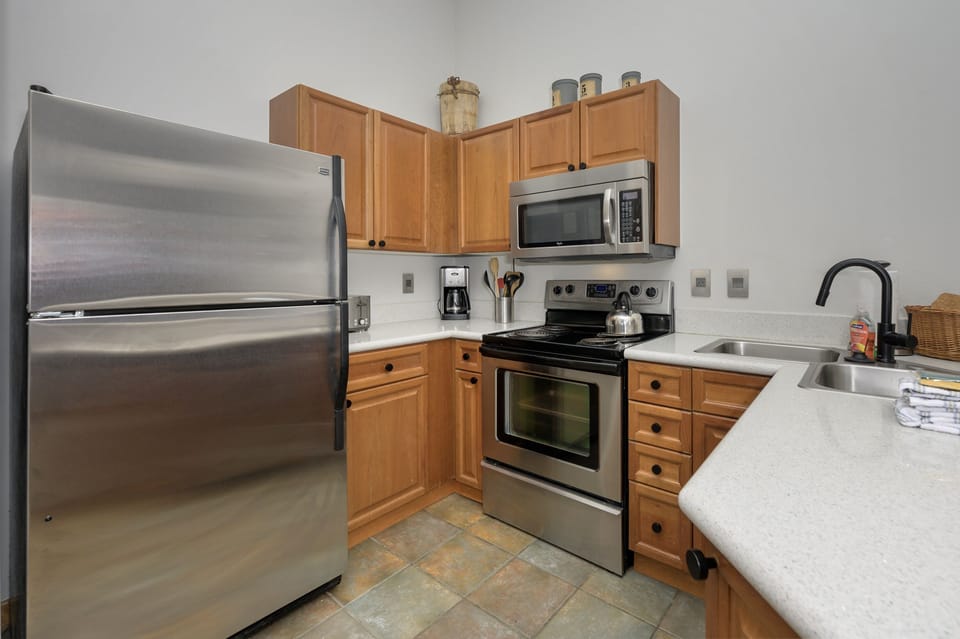Condo, 2 Bedrooms | Private kitchen | Coffee/tea maker, fridge, oven, toaster