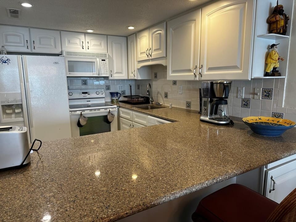 Condo, 2 Bedrooms | Private kitchen | Coffee/tea maker, fridge, toaster